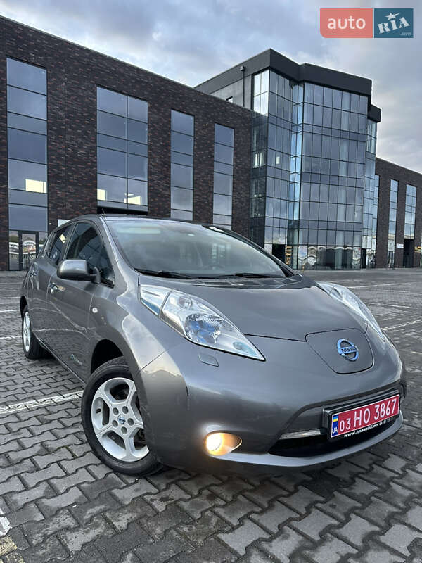 Хэтчбек Nissan Leaf 2013 в Черновцах