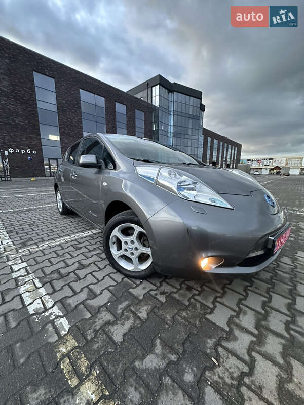 Хэтчбек Nissan Leaf 2013 в Черновцах