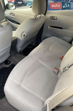 Хэтчбек Nissan Leaf 2012 в Ровно