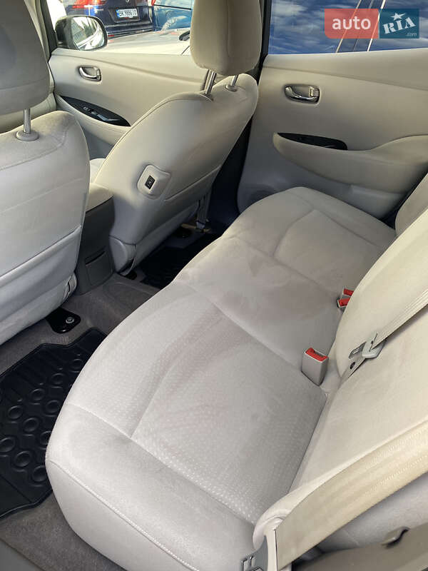 Хэтчбек Nissan Leaf 2012 в Ровно