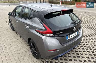 Хэтчбек Nissan Leaf 2019 в 