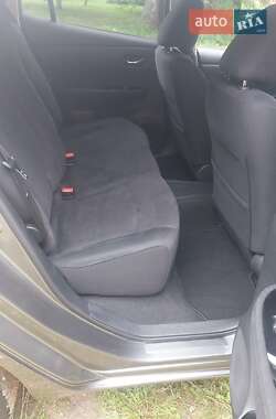 Хэтчбек Nissan Leaf 2014 в 