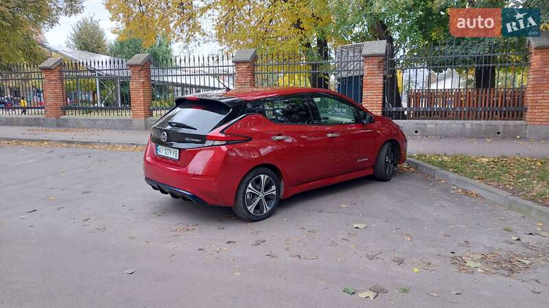 Хэтчбек Nissan Leaf 2018 в Киеве