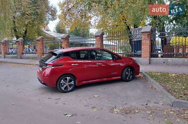 Хэтчбек Nissan Leaf 2018 в 