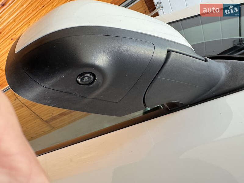 Хэтчбек Nissan Leaf 2015 в Херсоне фото 26 Хэтчбек Nissan Leaf 2015 в Херсоне