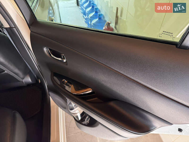 Хэтчбек Nissan Leaf 2015 в Херсоне фото 33 Хэтчбек Nissan Leaf 2015 в Херсоне