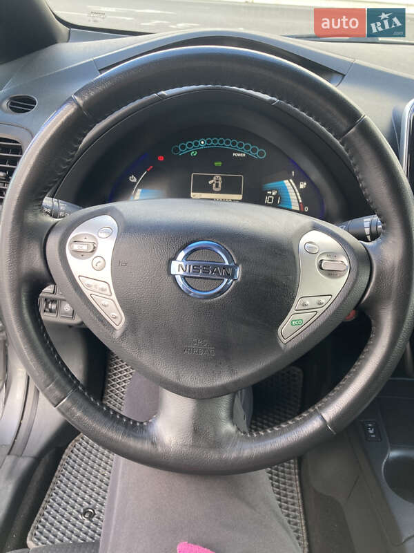 Хетчбек Nissan Leaf 2015 в Львові