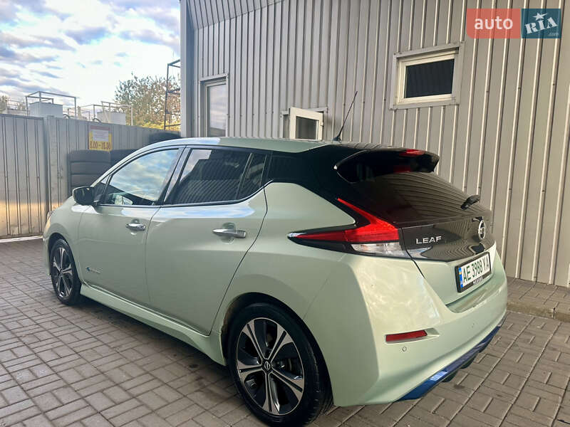 Хэтчбек Nissan Leaf 2018 в Каменском