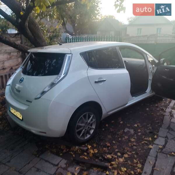 Хэтчбек Nissan Leaf 2014 в Коростышеве фото 5 Хэтчбек Nissan Leaf 2014 в Коростышеве