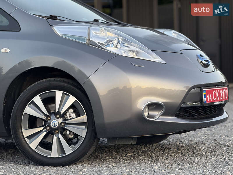 Хетчбек Nissan Leaf 2013 в Дрогобичі