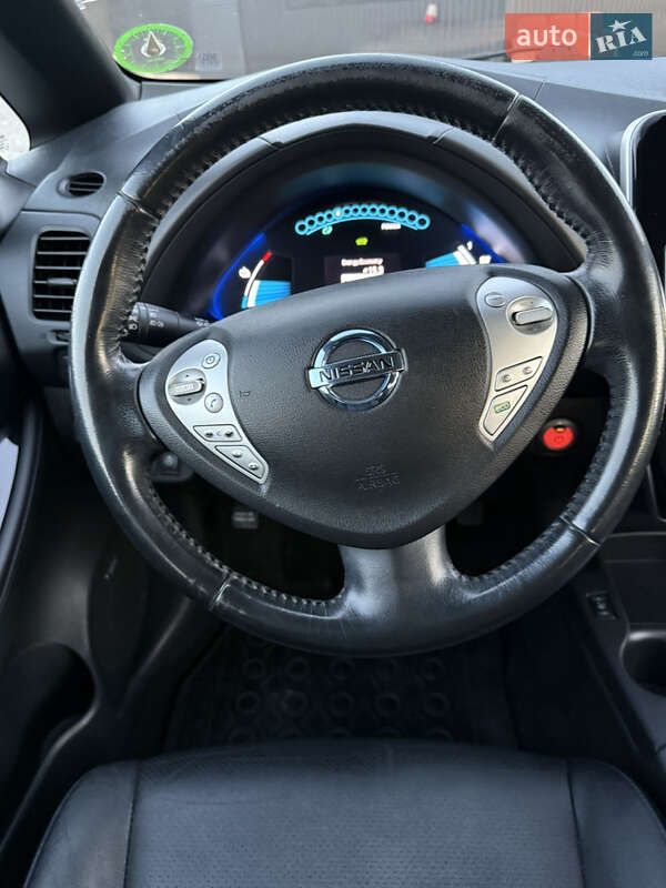 Хетчбек Nissan Leaf 2013 в Дрогобичі