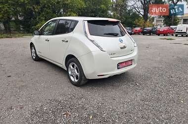 Хэтчбек Nissan Leaf 2015 в 