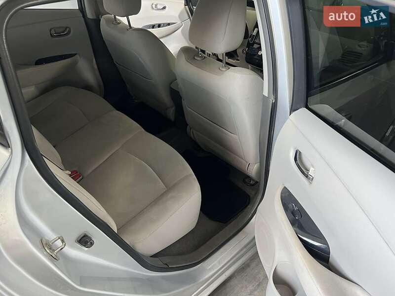 Хэтчбек Nissan Leaf 2011 в Звягеле фото 4 Хэтчбек Nissan Leaf 2011 в Звягеле