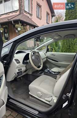 Хэтчбек Nissan Leaf 2012 в  фото 3 Хэтчбек Nissan Leaf 2012 в