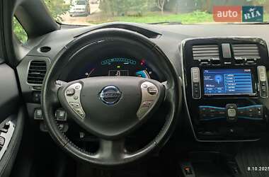Хэтчбек Nissan Leaf 2015 в 