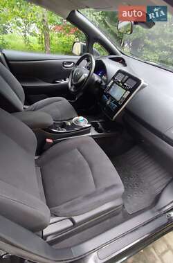 Хэтчбек Nissan Leaf 2015 в 