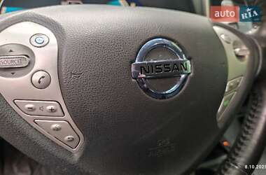 Хэтчбек Nissan Leaf 2015 в 