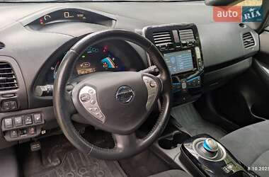 Хэтчбек Nissan Leaf 2015 в 