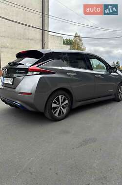 Хэтчбек Nissan Leaf 2019 в 