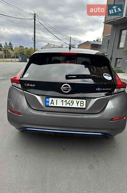 Хэтчбек Nissan Leaf 2019 в 