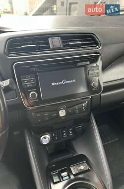 Хэтчбек Nissan Leaf 2019 в 