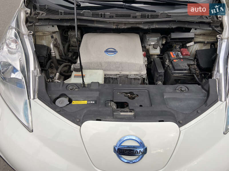Хетчбек Nissan Leaf 2014 в Вінниці