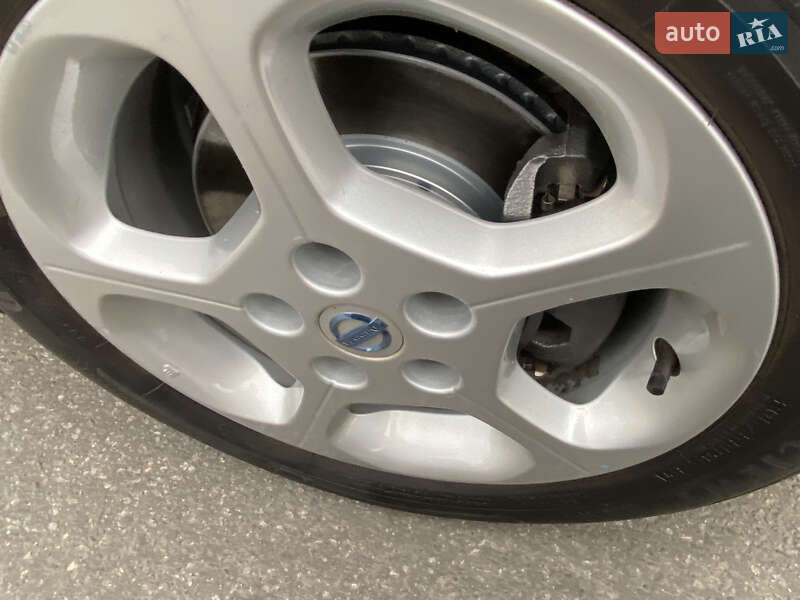 Хетчбек Nissan Leaf 2014 в Вінниці