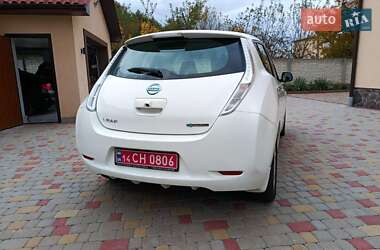 Хэтчбек Nissan Leaf 2013 в 