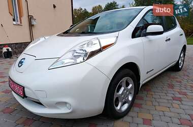 Хэтчбек Nissan Leaf 2013 в 