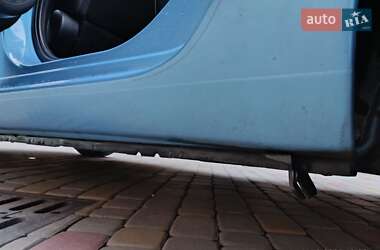 Хэтчбек Nissan Leaf 2013 в 