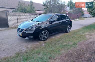 Хетчбек Nissan Leaf 2018 в Дніпрі