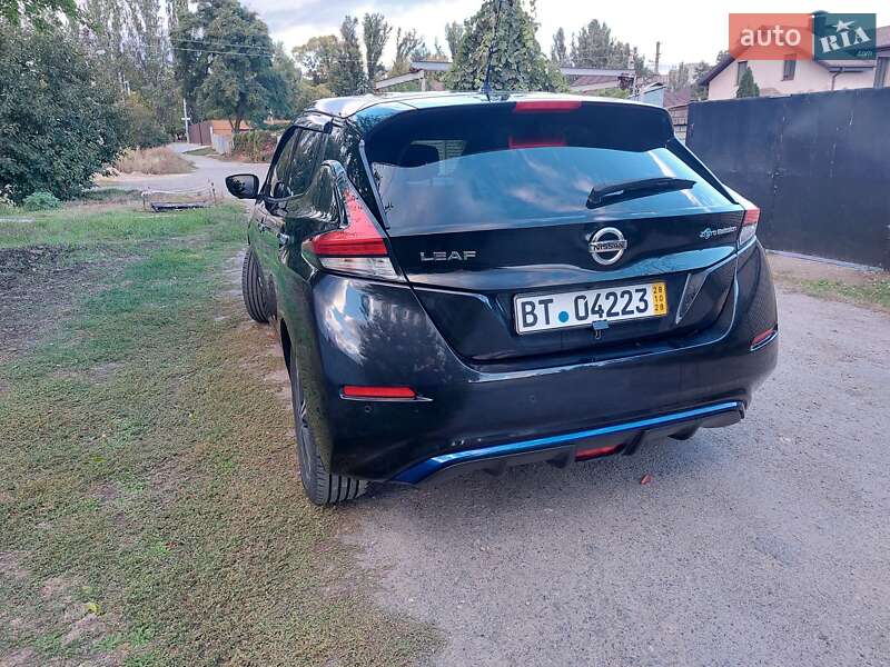 Хэтчбек Nissan Leaf 2018 в Днепре