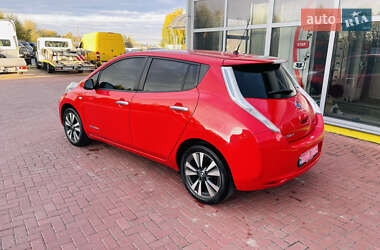 Хэтчбек Nissan Leaf 2016 в 
