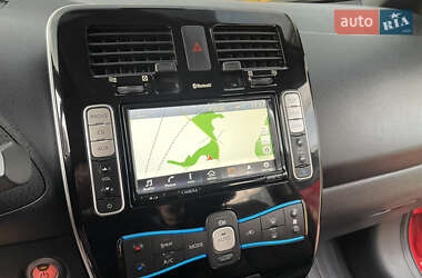 Хэтчбек Nissan Leaf 2016 в 