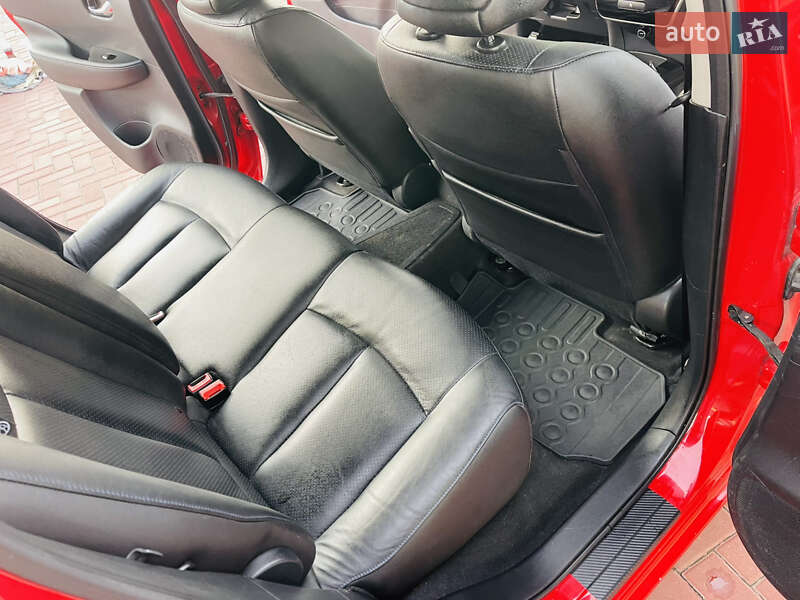 Хэтчбек Nissan Leaf 2016 в Ровно