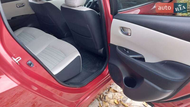 Хэтчбек Nissan Leaf 2018 в Киеве