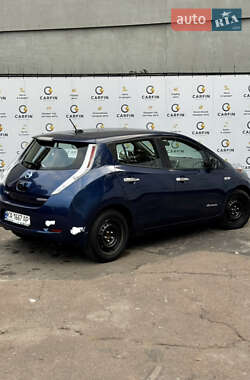 Хэтчбек Nissan Leaf 2016 в 