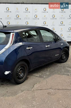 Хэтчбек Nissan Leaf 2016 в 