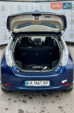 Хэтчбек Nissan Leaf 2016 в 