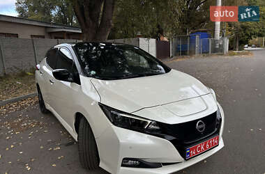 Хэтчбек Nissan Leaf 2023 в Днепре