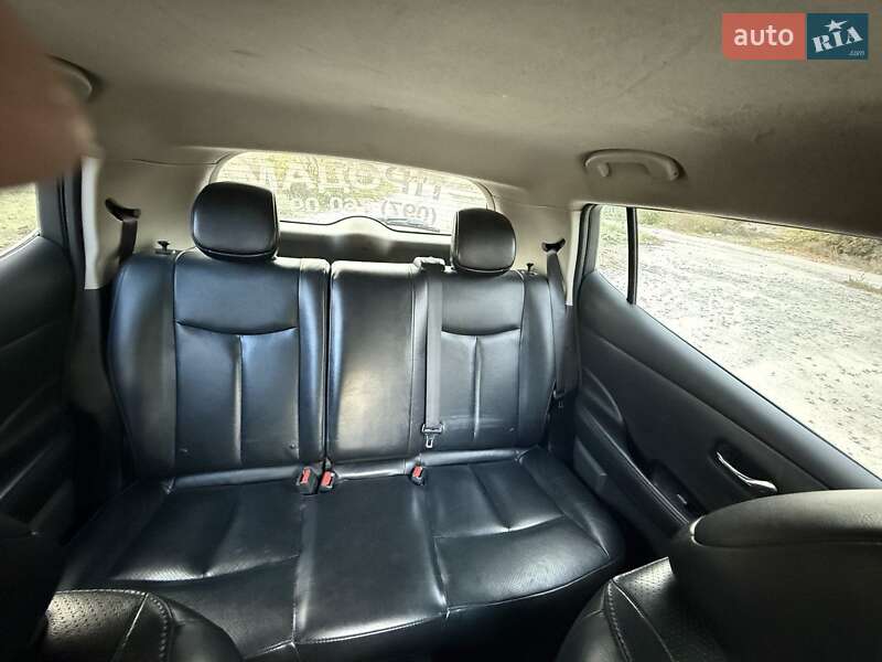 Хетчбек Nissan Leaf 2014 в Дніпрі