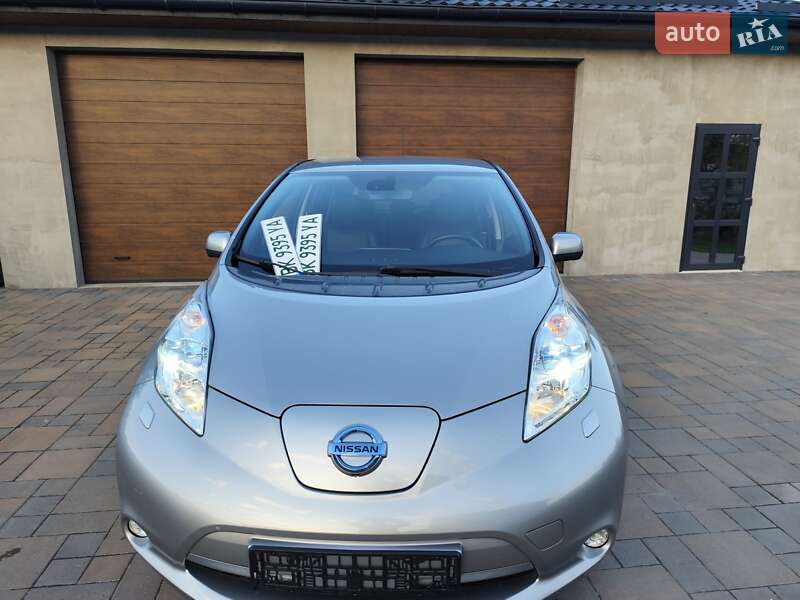 Хэтчбек Nissan Leaf 2016 в Ровно