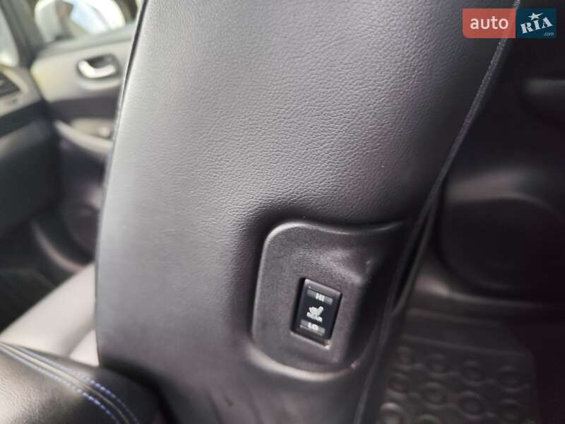 Хэтчбек Nissan Leaf 2016 в Ровно