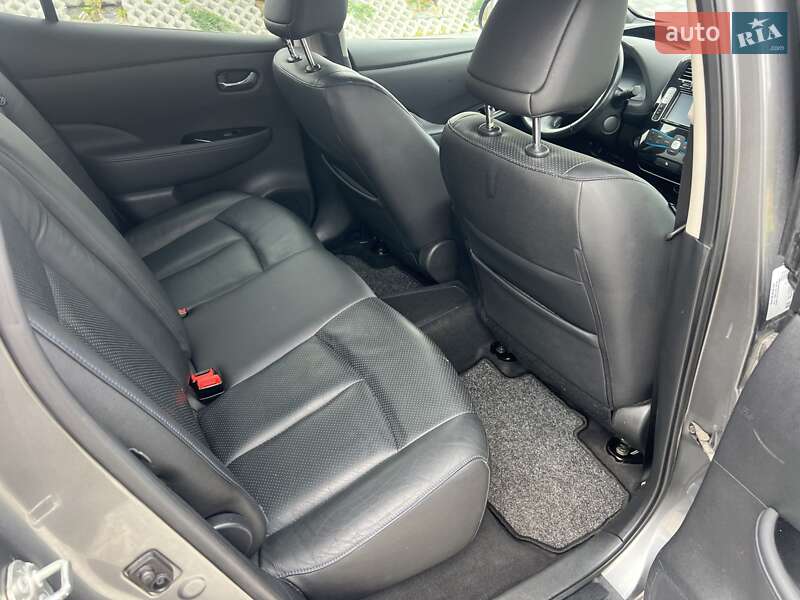 Хетчбек Nissan Leaf 2015 в Рівному
