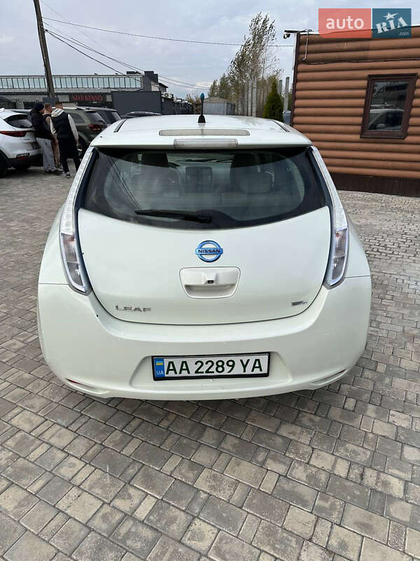 Хетчбек Nissan Leaf 2011 в Білогородці