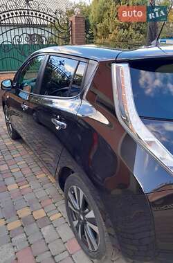 Хэтчбек Nissan Leaf 2016 в 