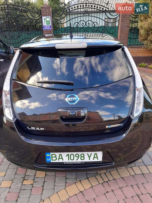Хэтчбек Nissan Leaf 2016 в Новоархангельске