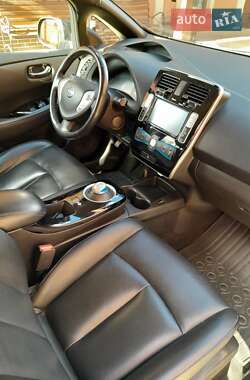 Хэтчбек Nissan Leaf 2016 в 