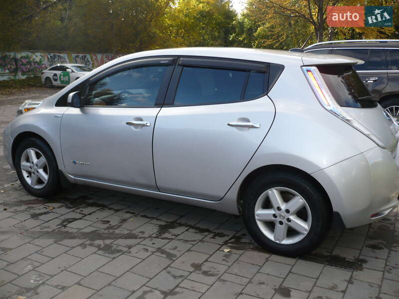 Хетчбек Nissan Leaf 2013 в Львові