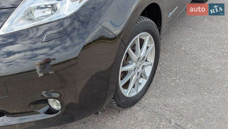 Хетчбек Nissan Leaf 2016 в Дрогобичі